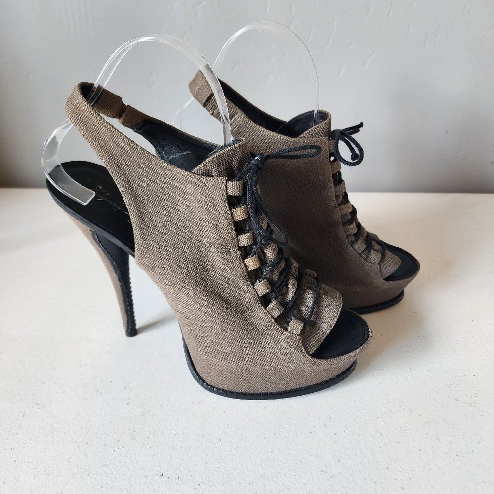 Elizabeth & James Platform "Euc" - image 4